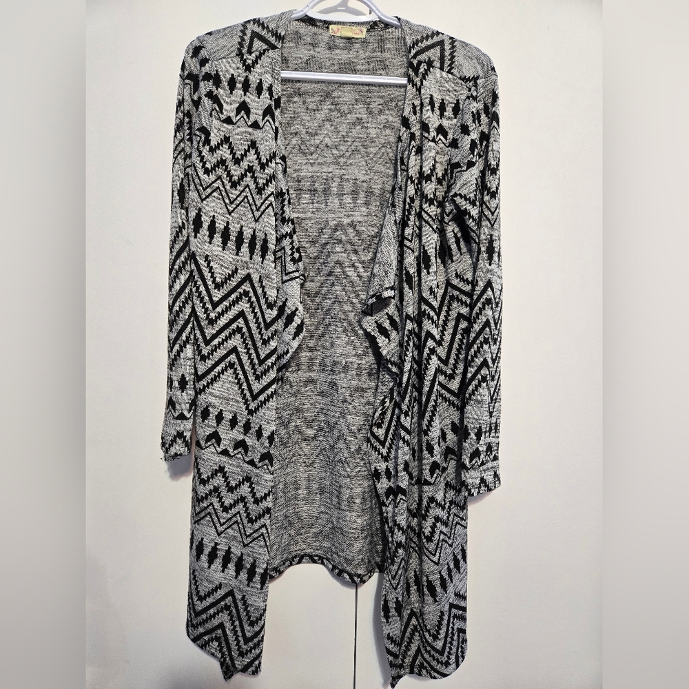 It's Our Time Women's Black and Gray Patterned‎ Open Cardigan- Size XL